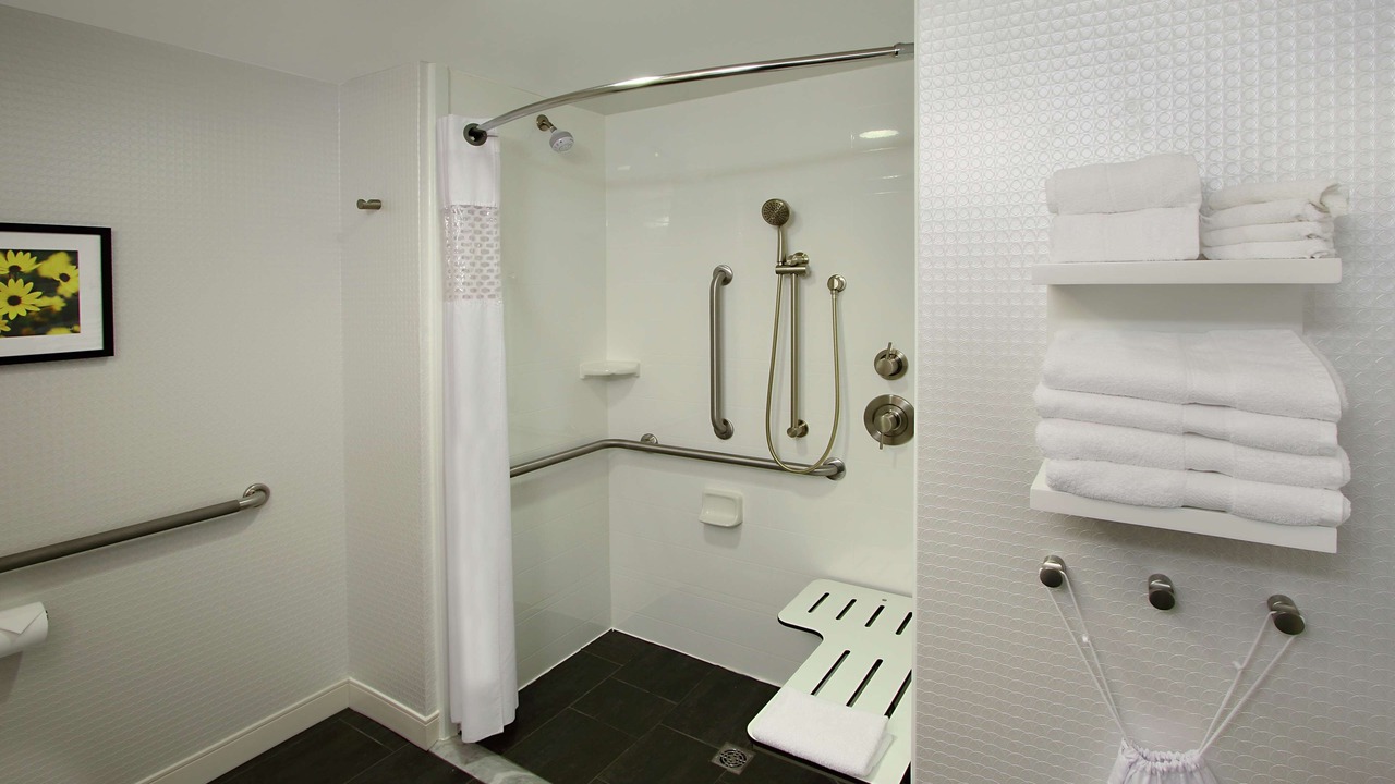 Photo of Bathroom in Fountainhead-Orchard Hills