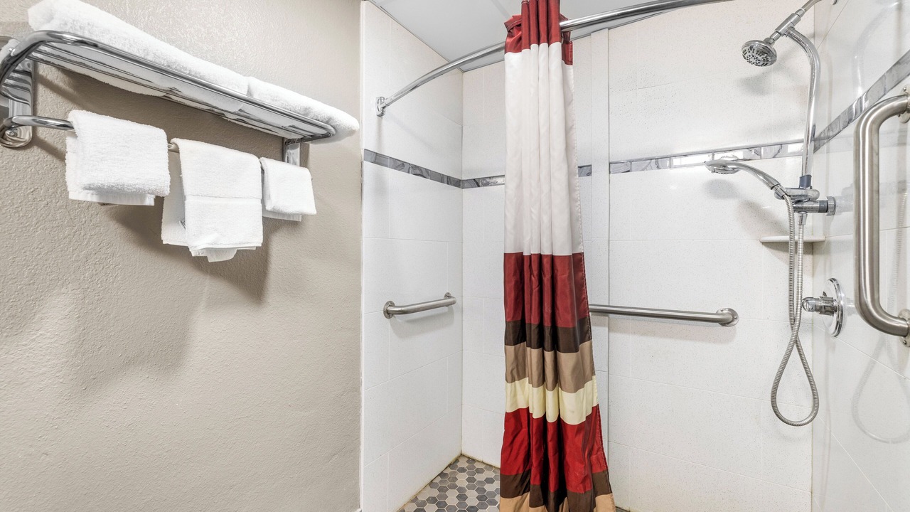 Photo of Bathroom in Niagara Falls