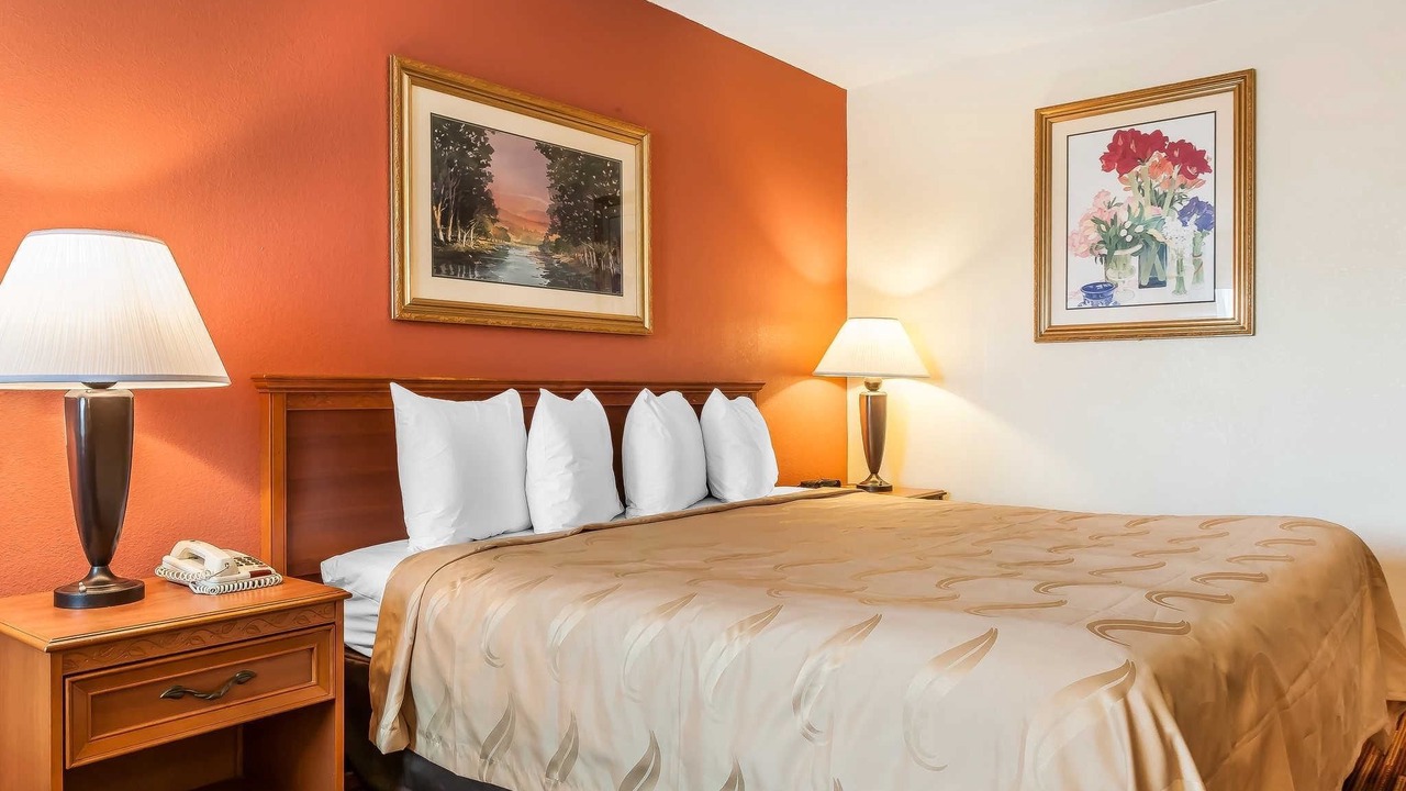 Photo of Bedroom in Gallipolis Ferry