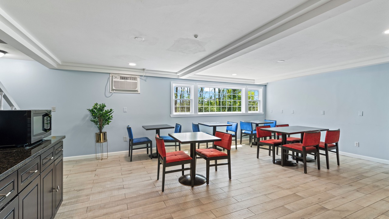 Photo of Livingroom in Danvers