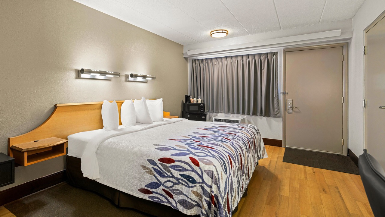 Photo of Bedroom in Salem