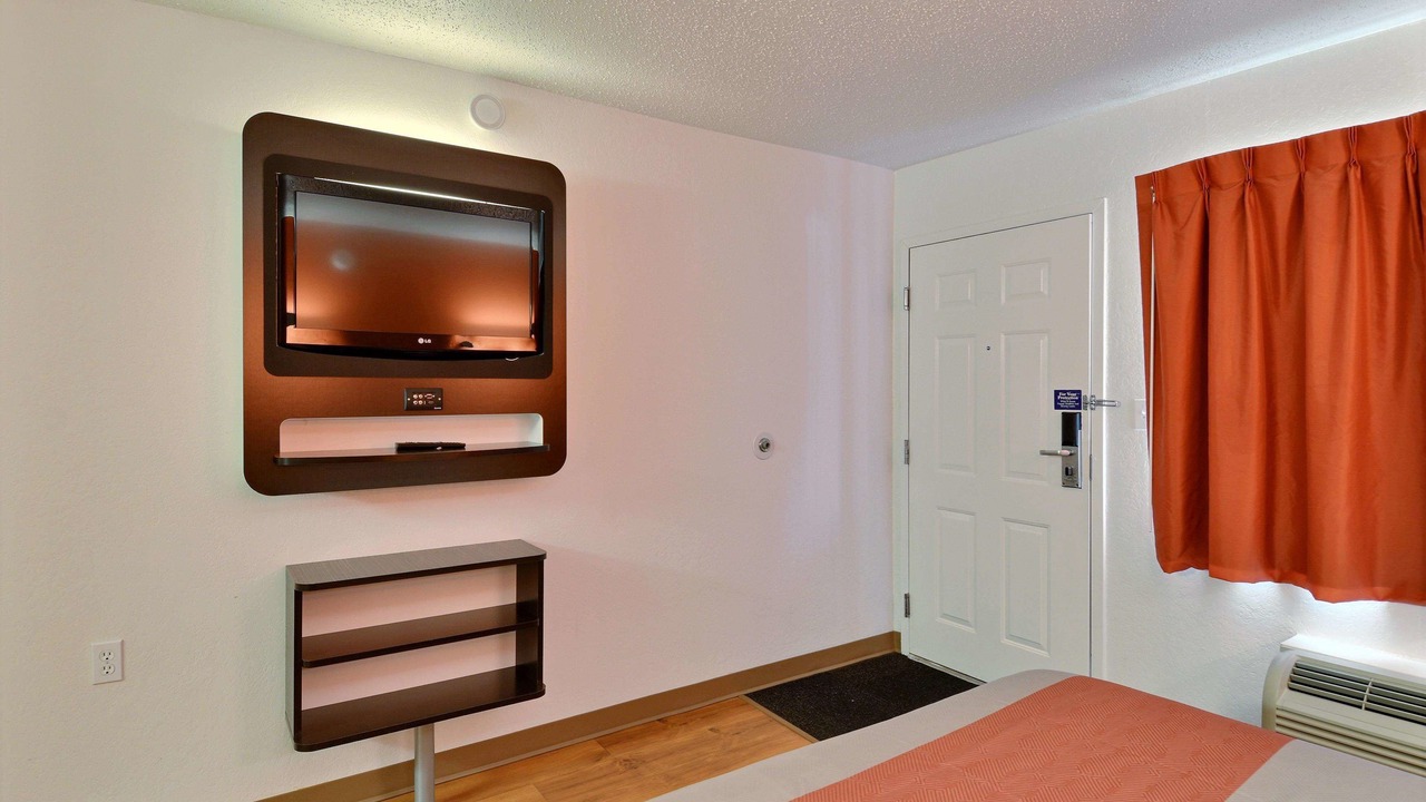 Photo of Bedroom in Tewksbury