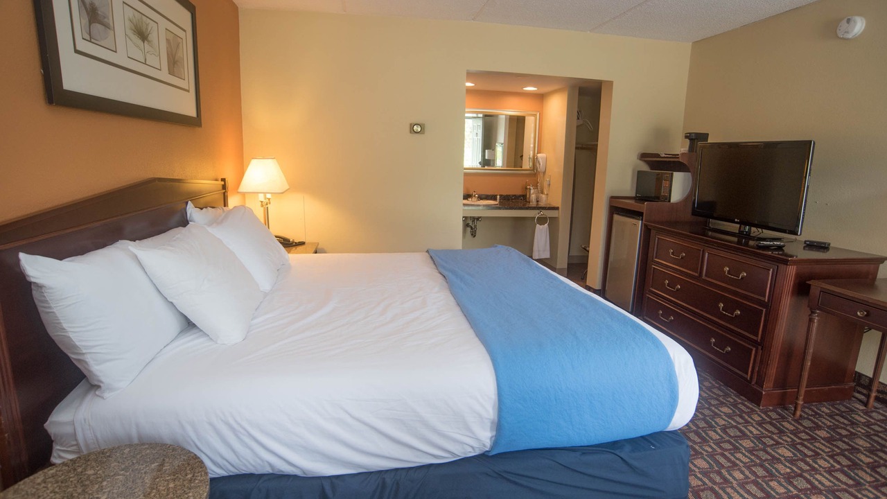 Photo of Bedroom in Lyndon Center
