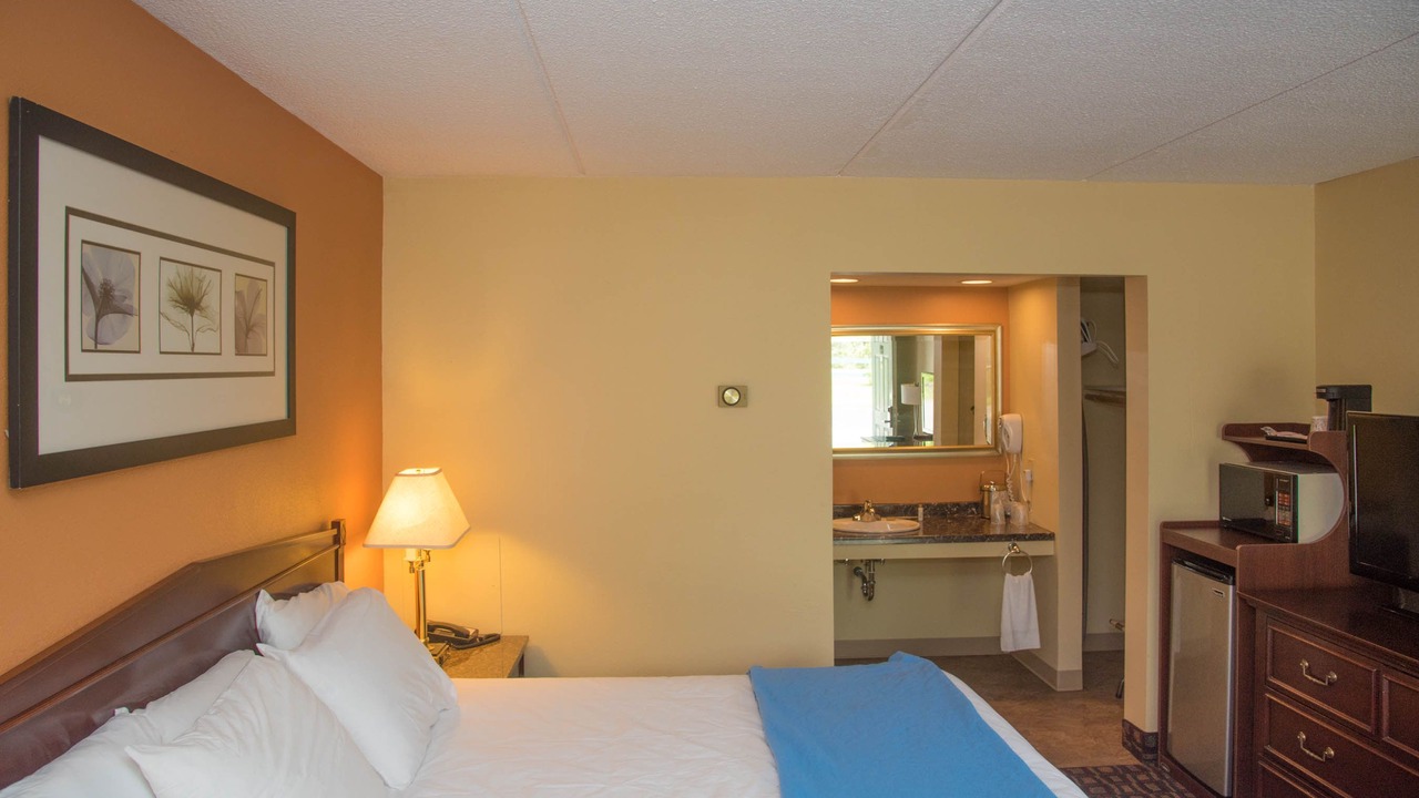 Photo of Bedroom in Lyndon Center