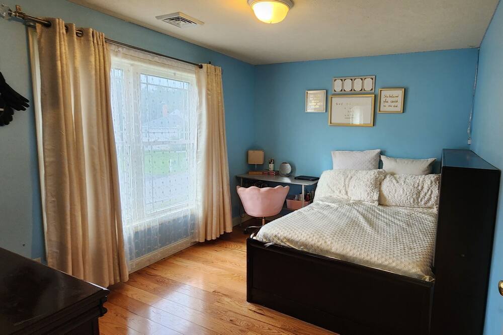 Photo of Bedroom in Fitchburg