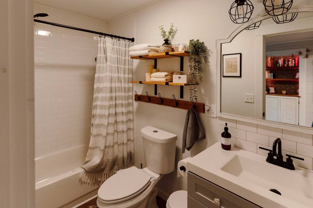 Photo of Bathroom in Greenfield
