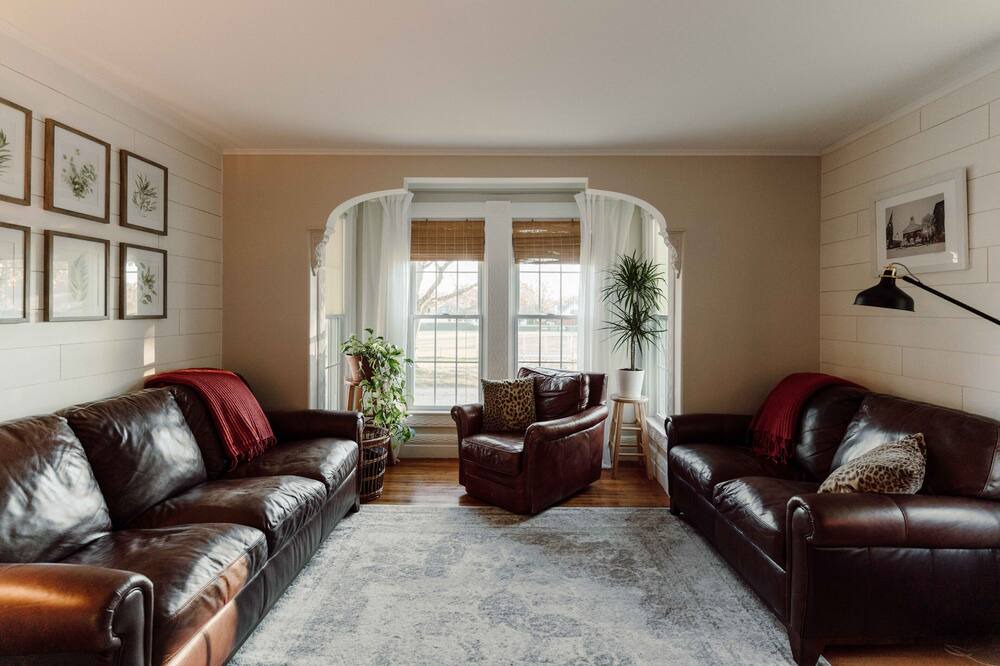 Photo of Livingroom in Greenfield