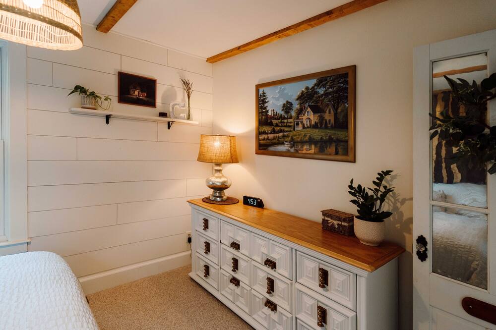 Photo of Bedroom in Greenfield