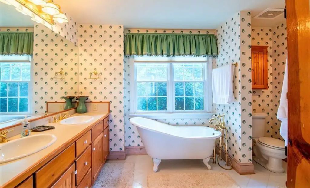 Photo of Bathroom in Roaring Gap