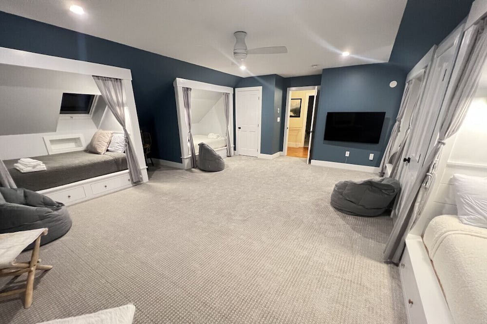 Photo of Livingroom in South Londonderry