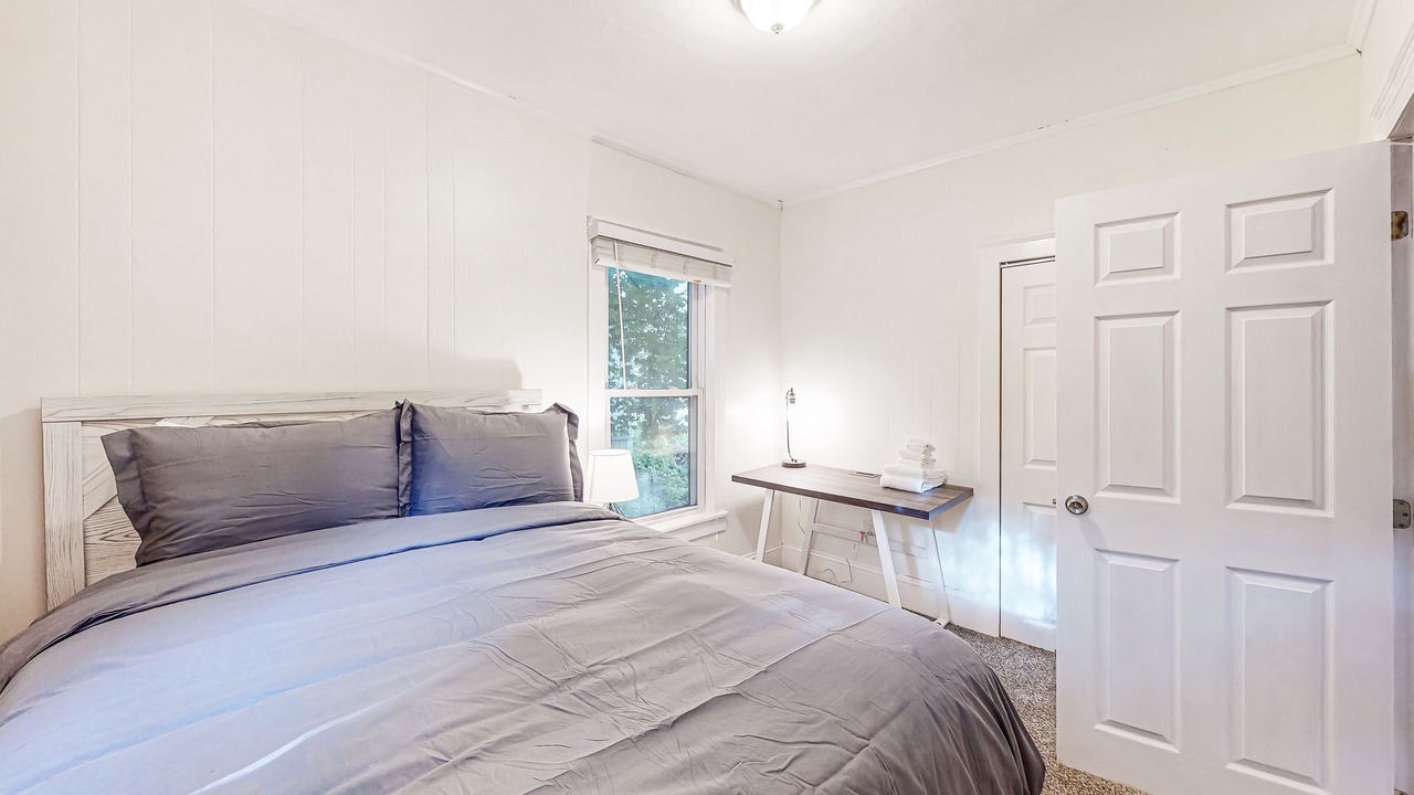 Photo of Bedroom in East Haven  Rutland County