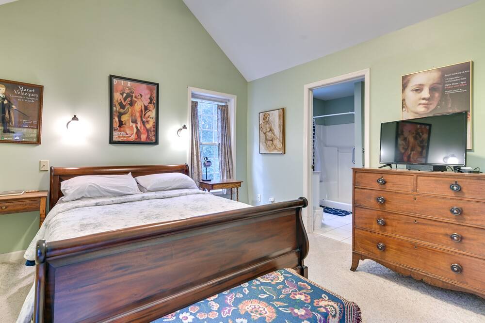 Photo of Bedroom in Schuylerville