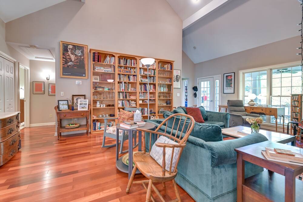 Photo of Livingroom in Schuylerville