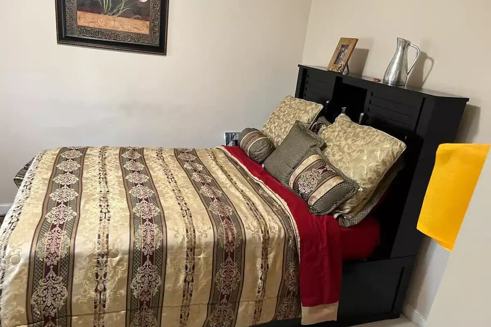 Photo of Bedroom in Syosset