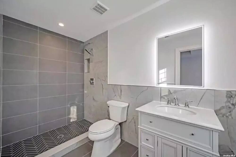 Photo of Bathroom in Bethpage