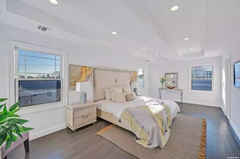 Photo of Bedroom in Bethpage