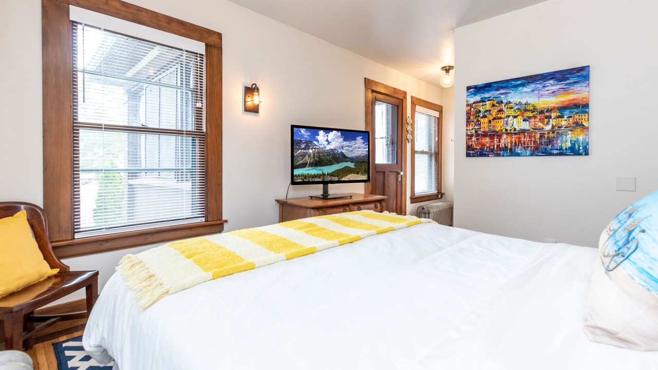 Photo of Bedroom in Downtown Niagara Falls