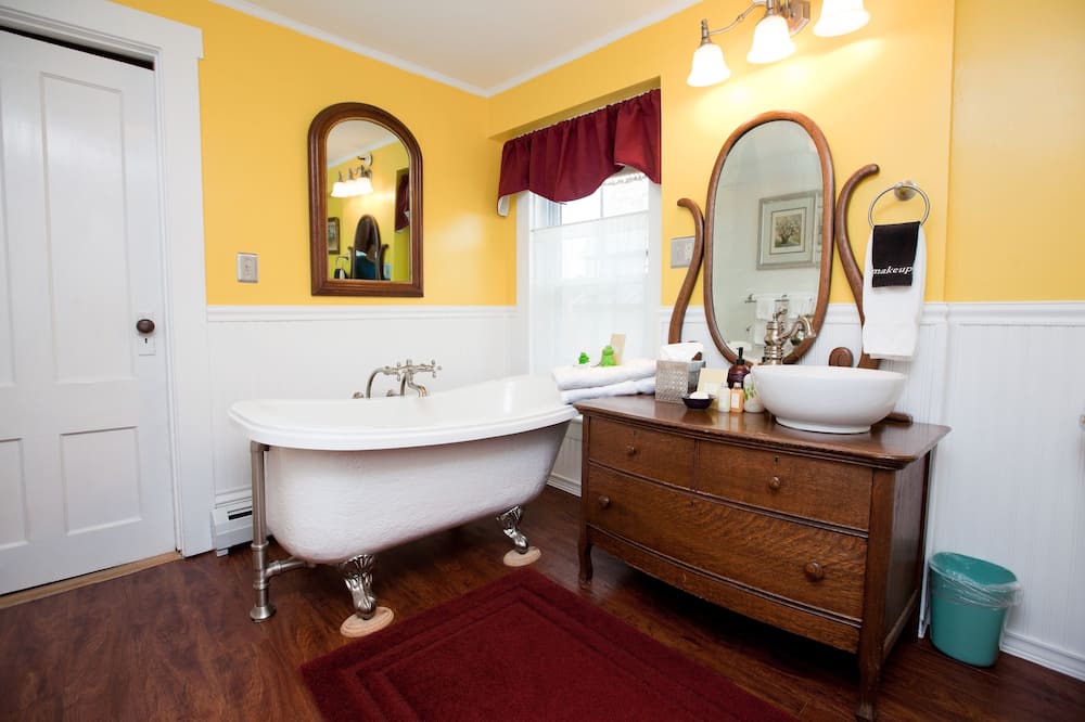 Photo of Bathroom in Chester Depot