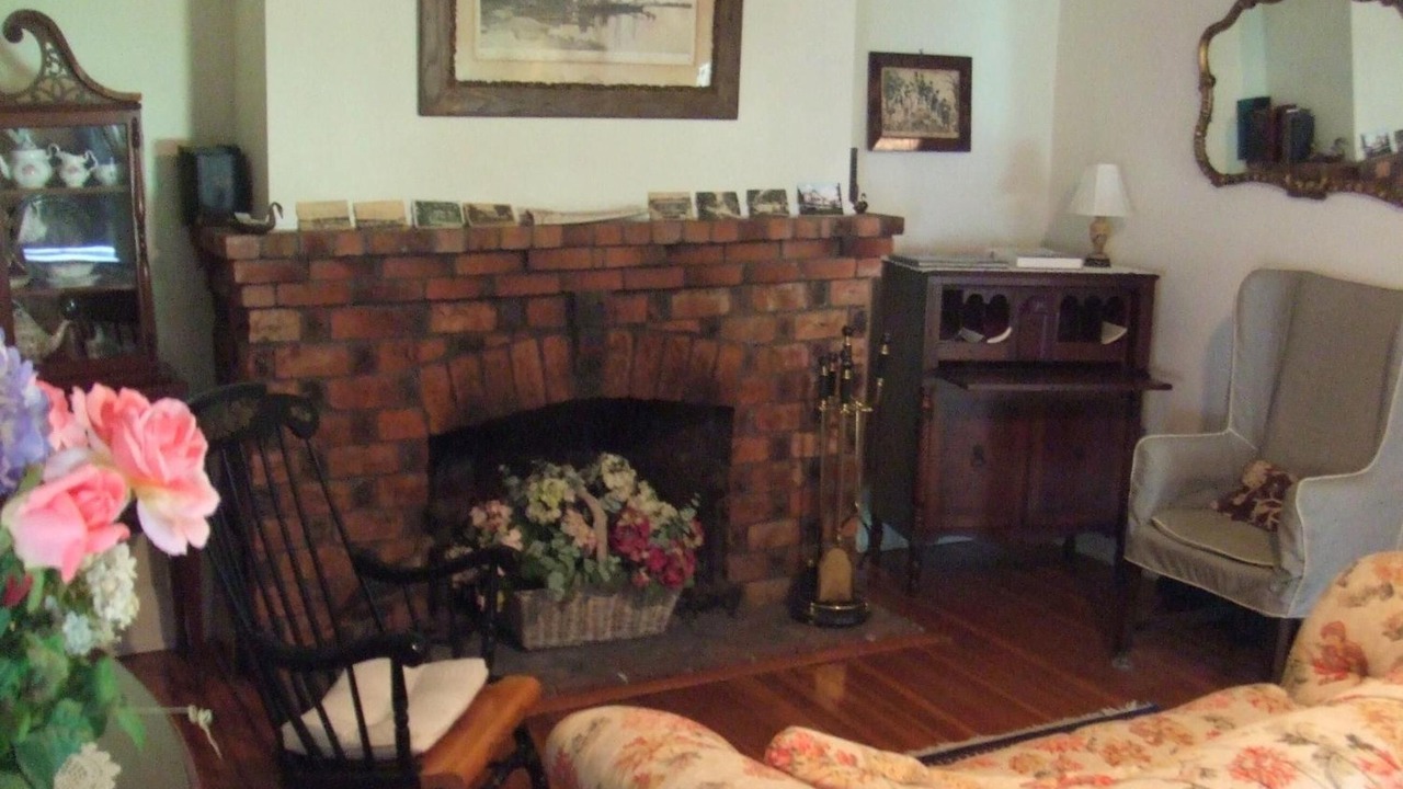 Photo of Livingroom in The Heights