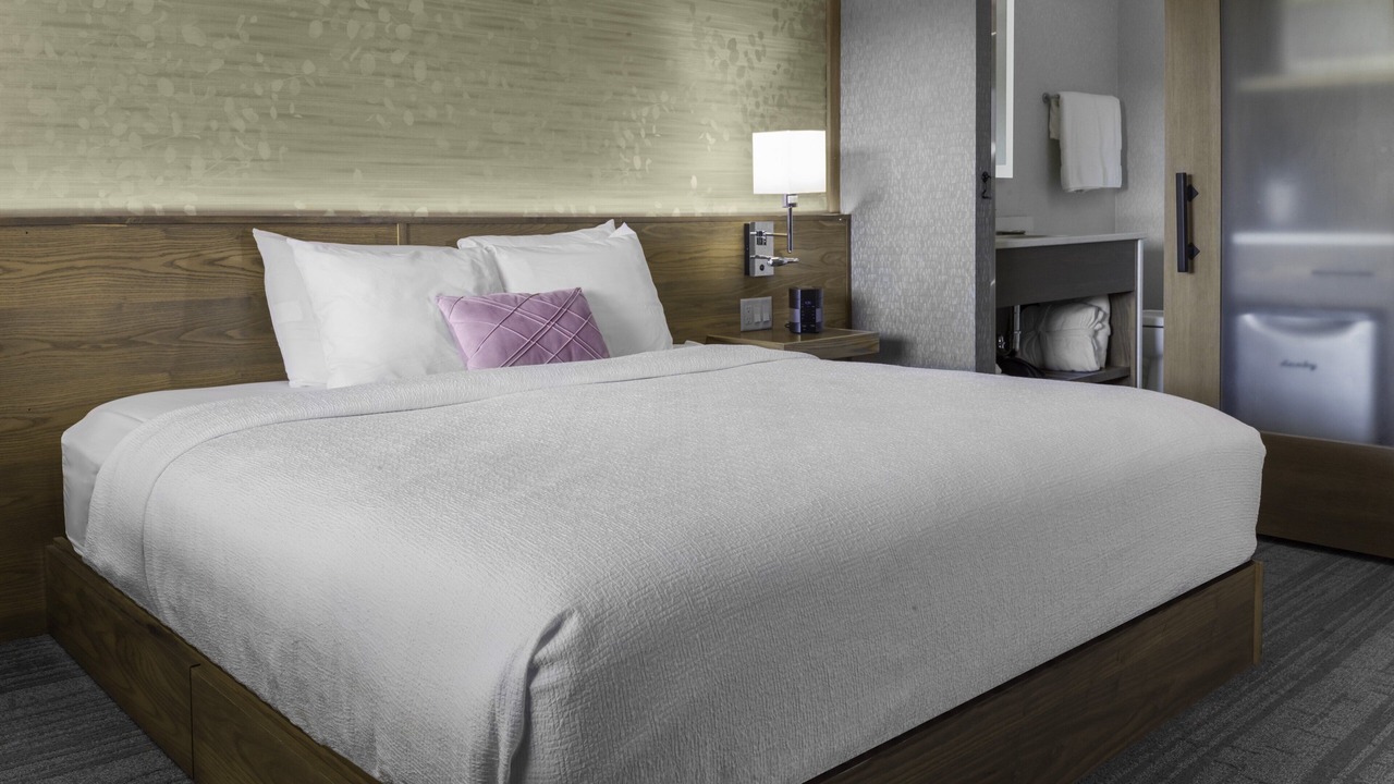 Photo of Bedroom in Downtown Niagara Falls