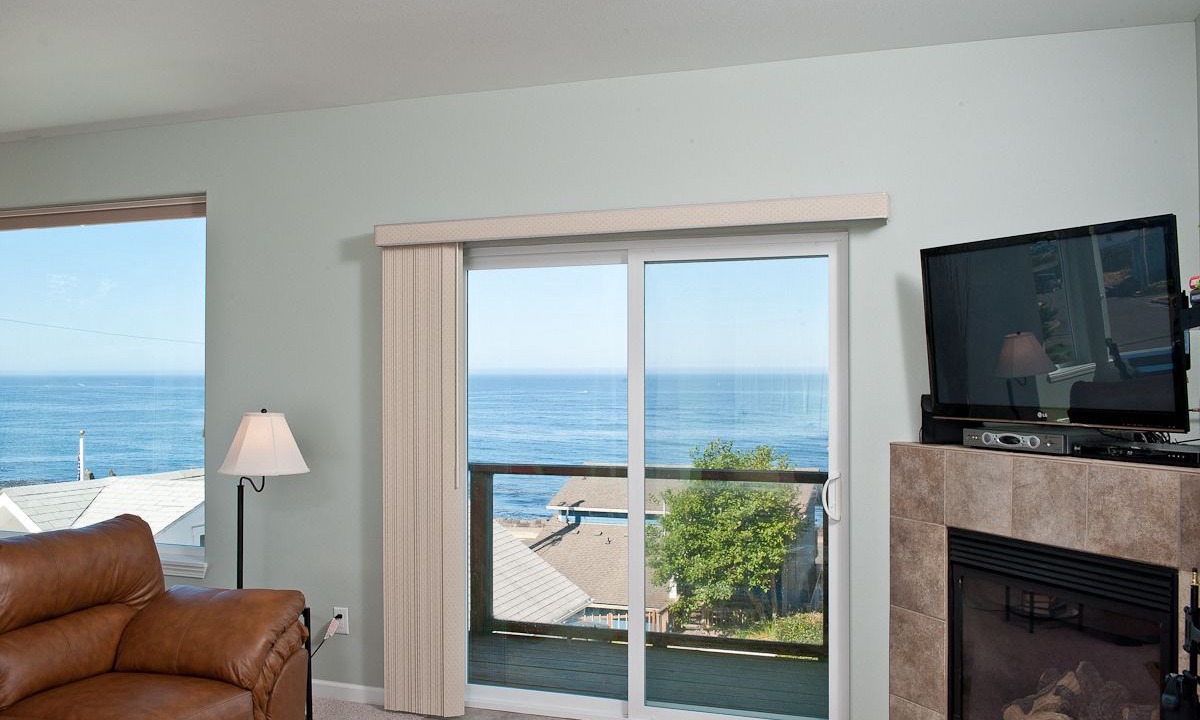 Photo of Livingroom in Depoe Bay