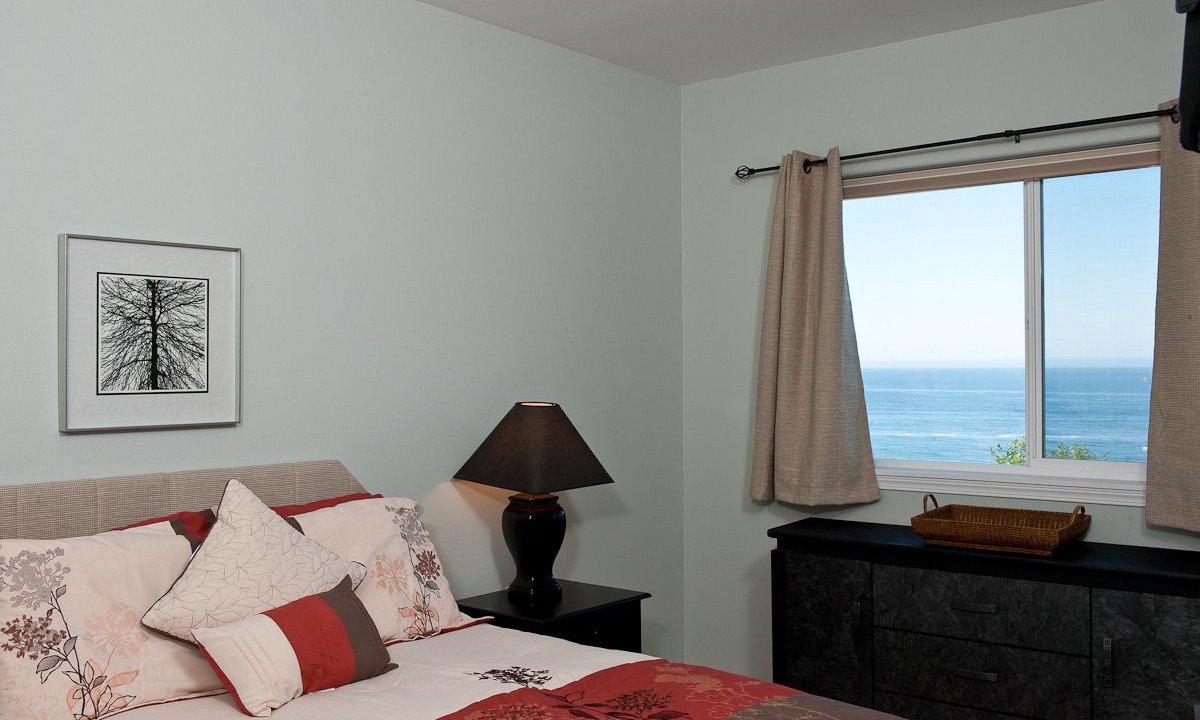 Photo of Bedroom in Depoe Bay