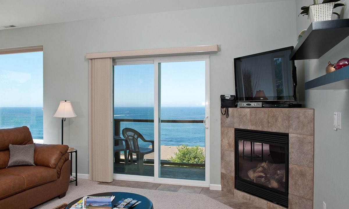 Photo of Livingroom in Depoe Bay
