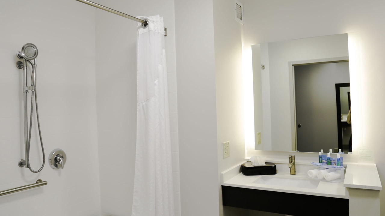 Photo of Bedroom in Lake Katrine