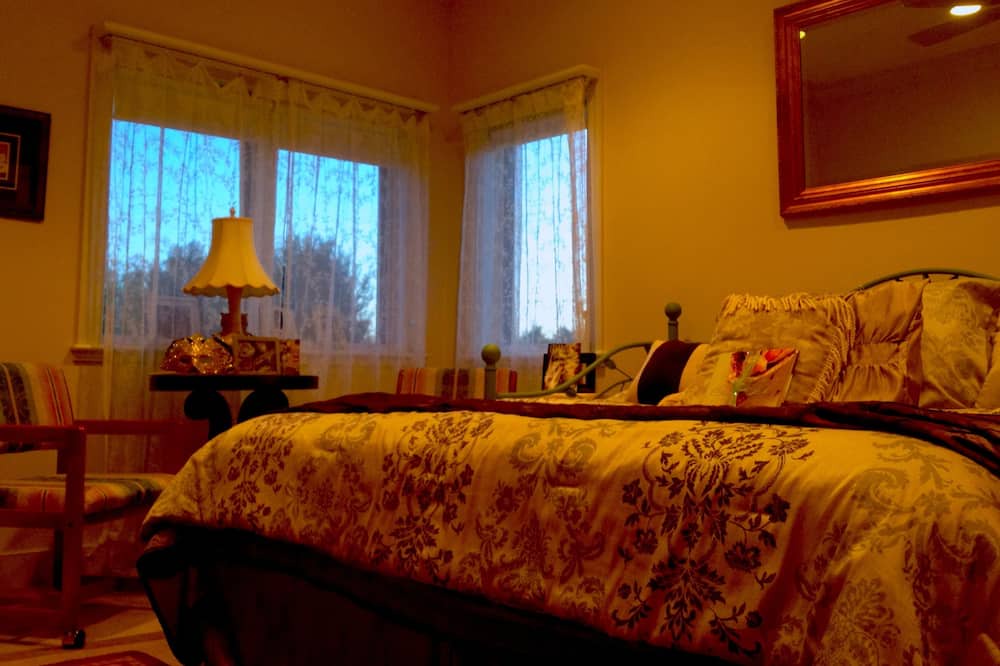 Photo of Bedroom in Lansing