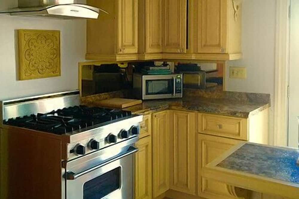 Photo of Kitchen in Lansing
