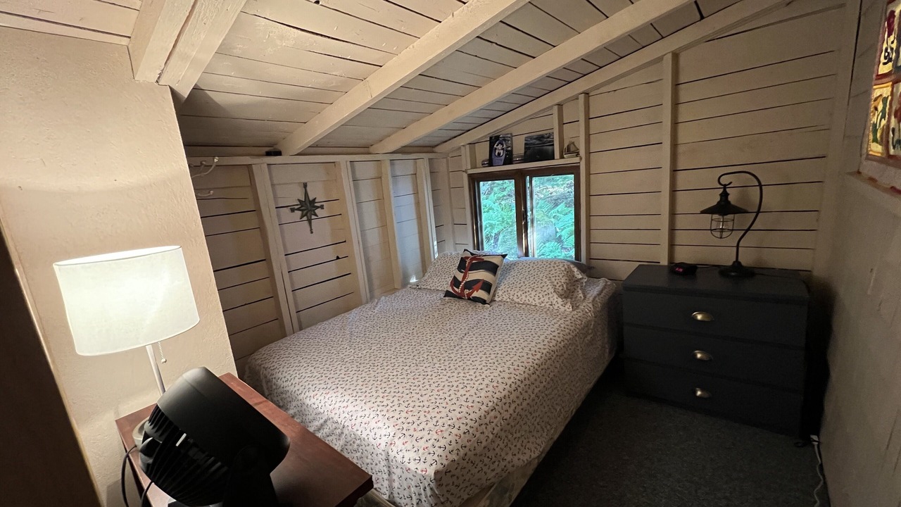Photo of Bedroom in Lunenburg