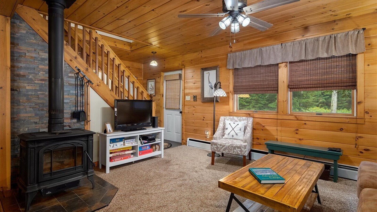 Photo of Livingroom in Eagle Bay