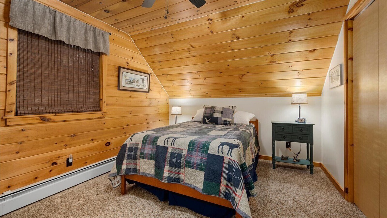 Photo of Bedroom in Eagle Bay