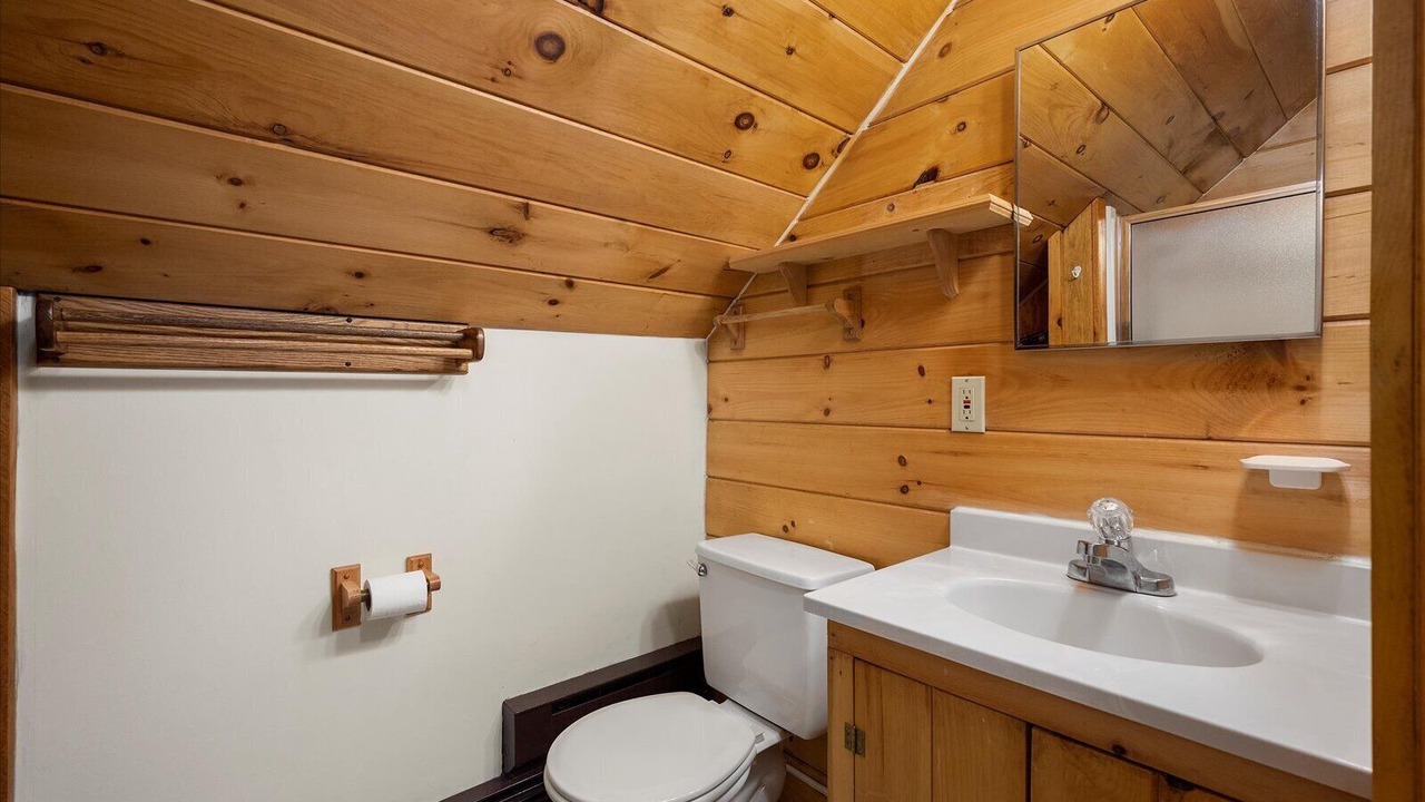 Photo of Bathroom in Eagle Bay