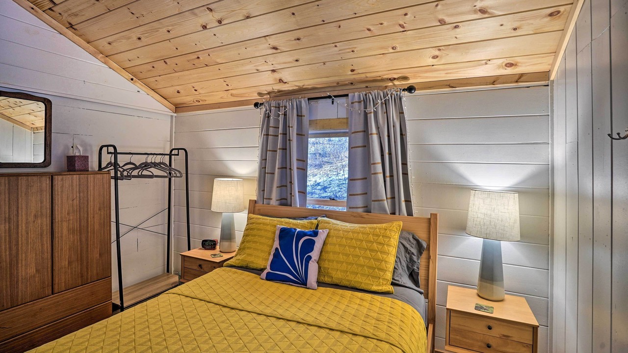 Photo of Bedroom in Williamsville
