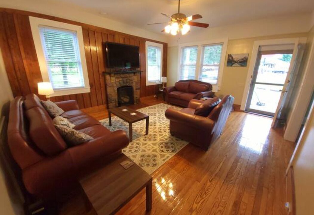 Photo of Livingroom in Meadow Bridge