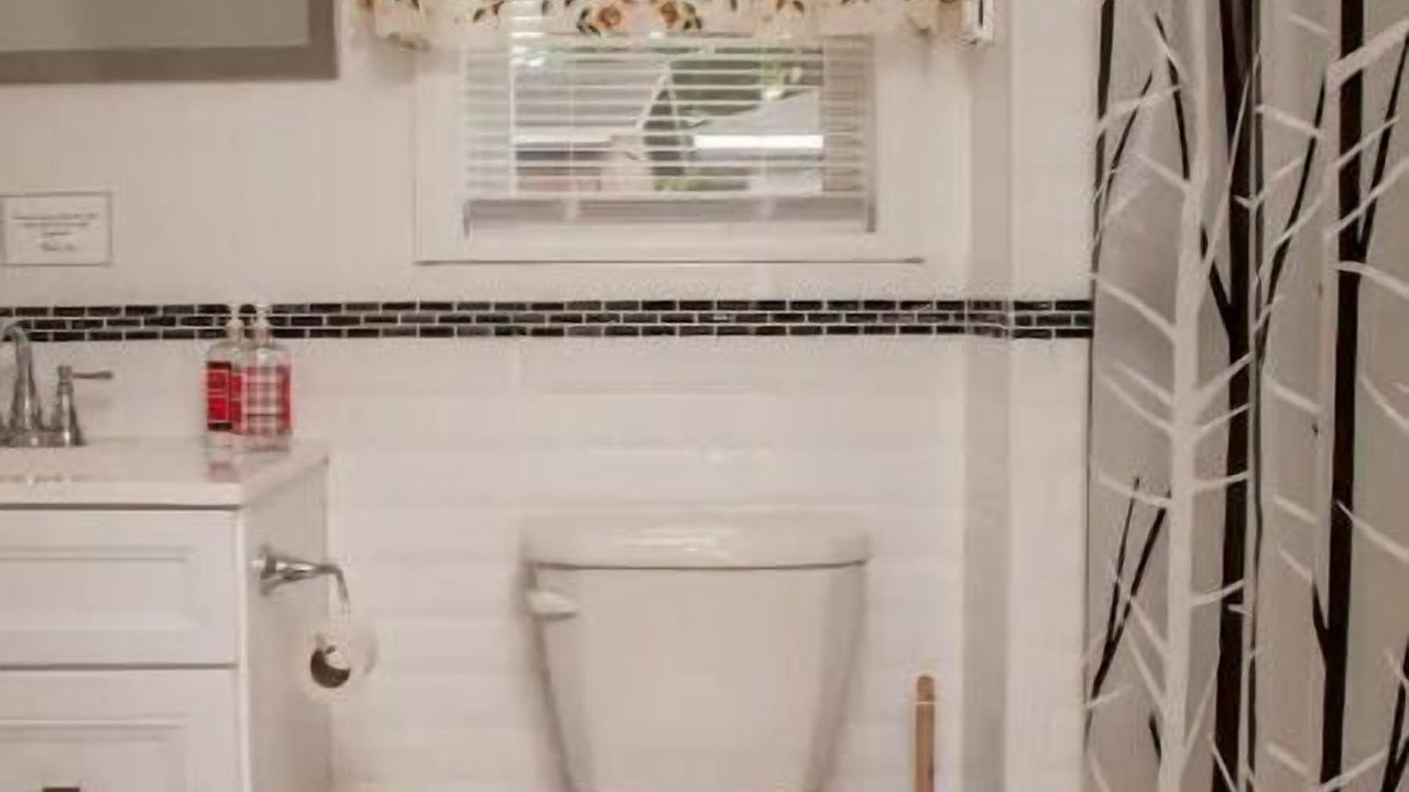 Photo of Bathroom in Middle Hope