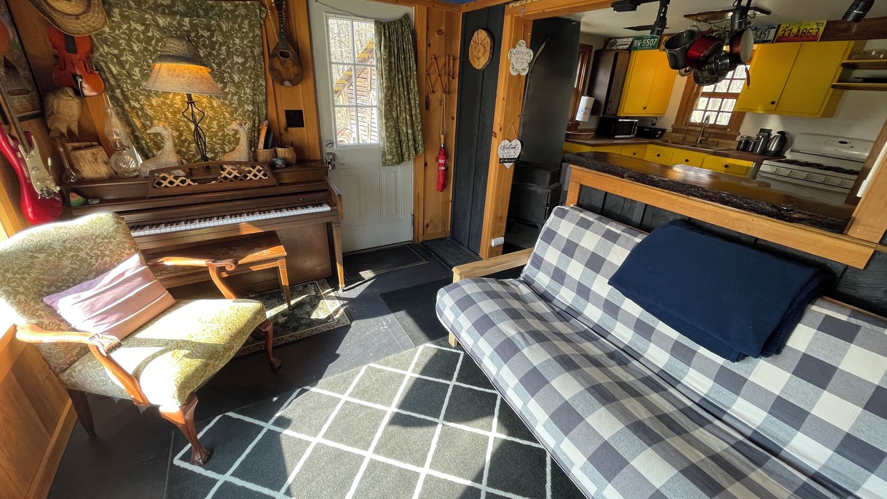 Photo of Livingroom in Fort Edward