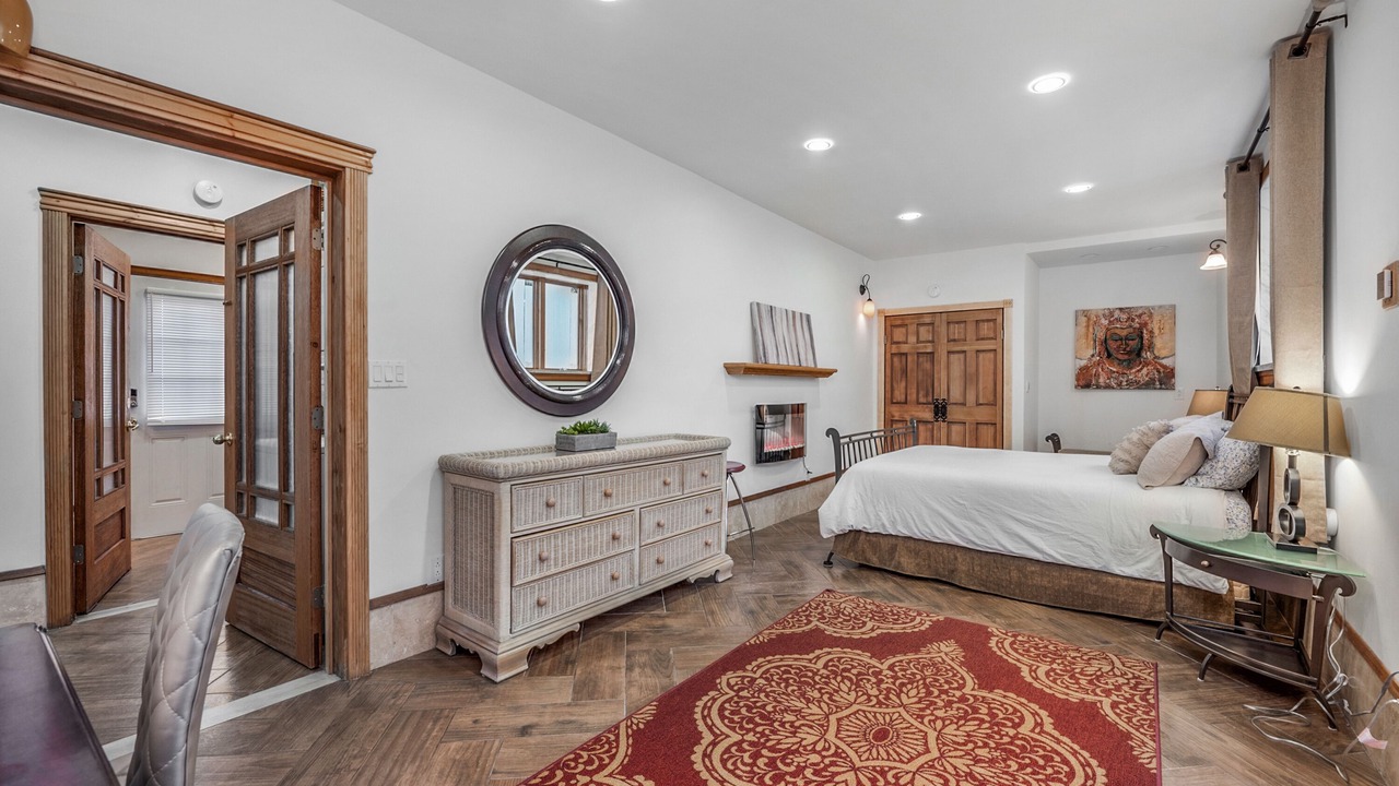 Photo of Bedroom in Everett