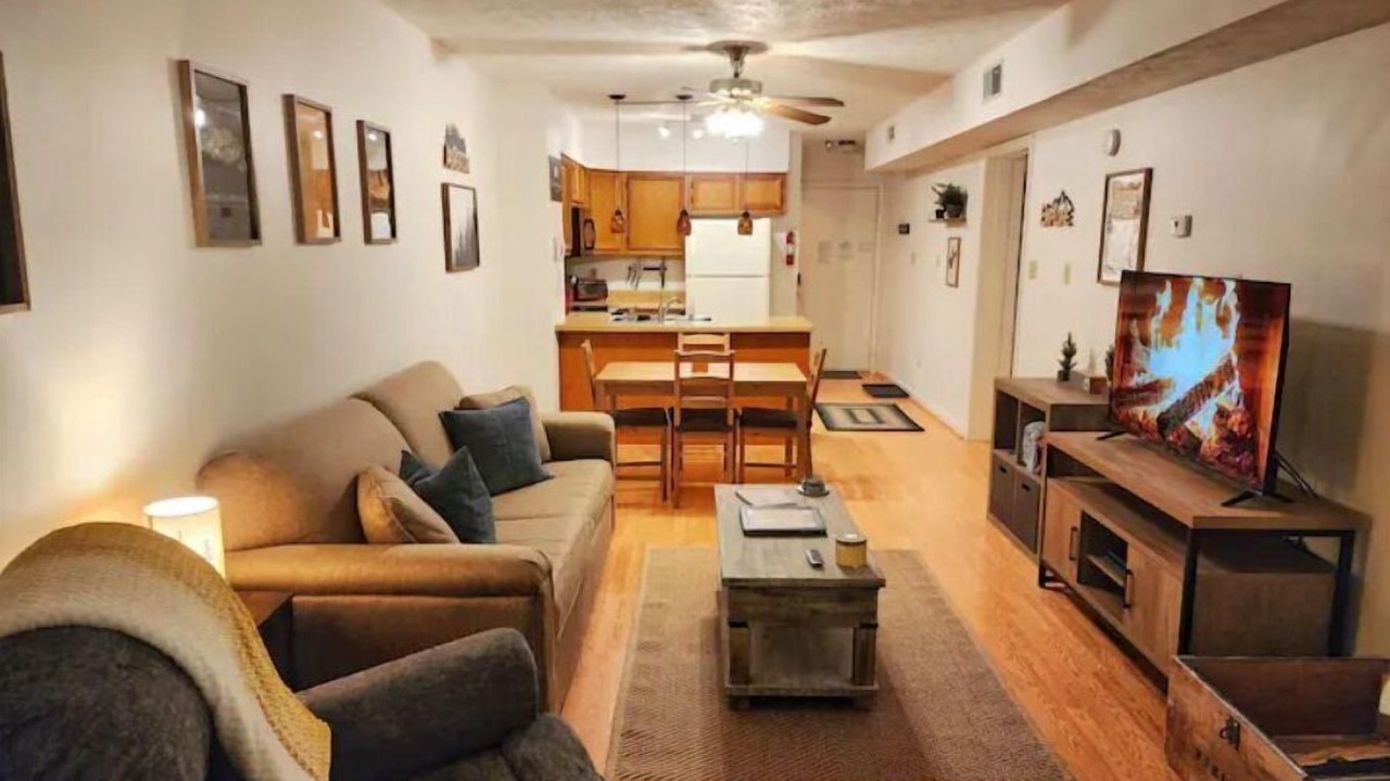 Photo of Livingroom in Davis