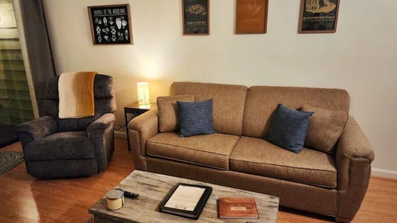Photo of Livingroom in Davis