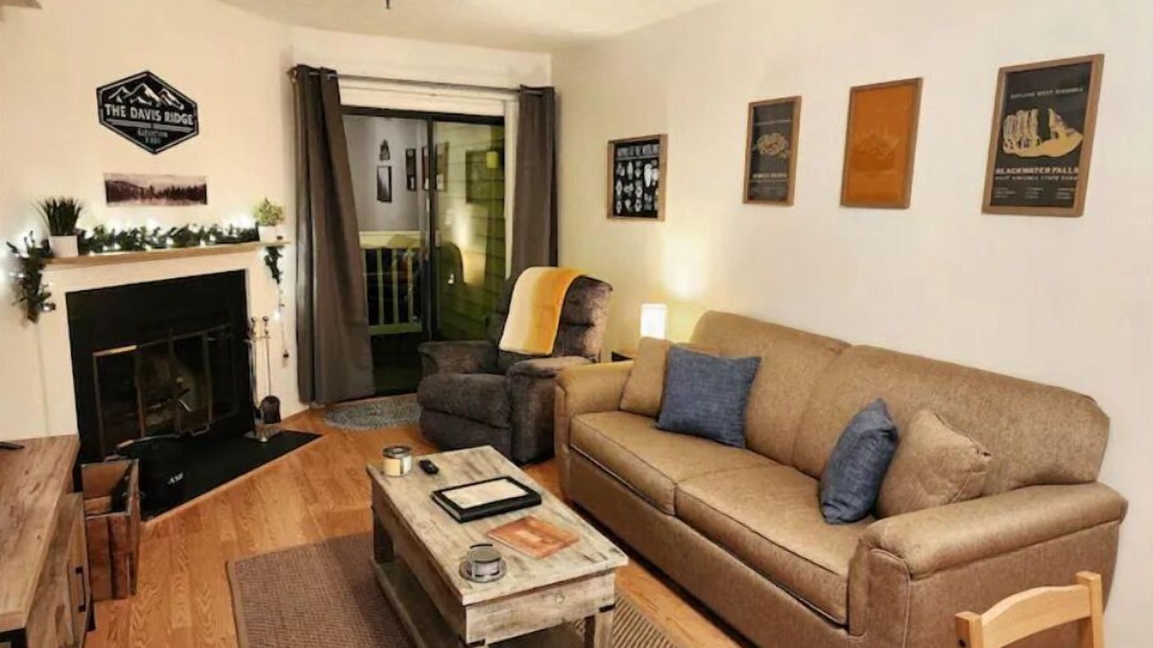 Photo of Livingroom in Davis