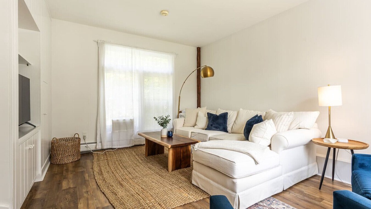Photo of Livingroom in Bridgewater
