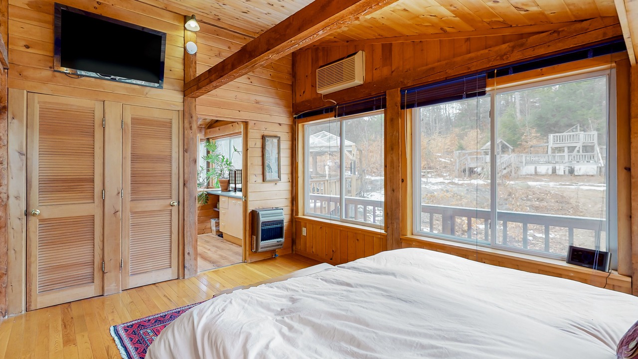Photo of Bedroom in Williamsville