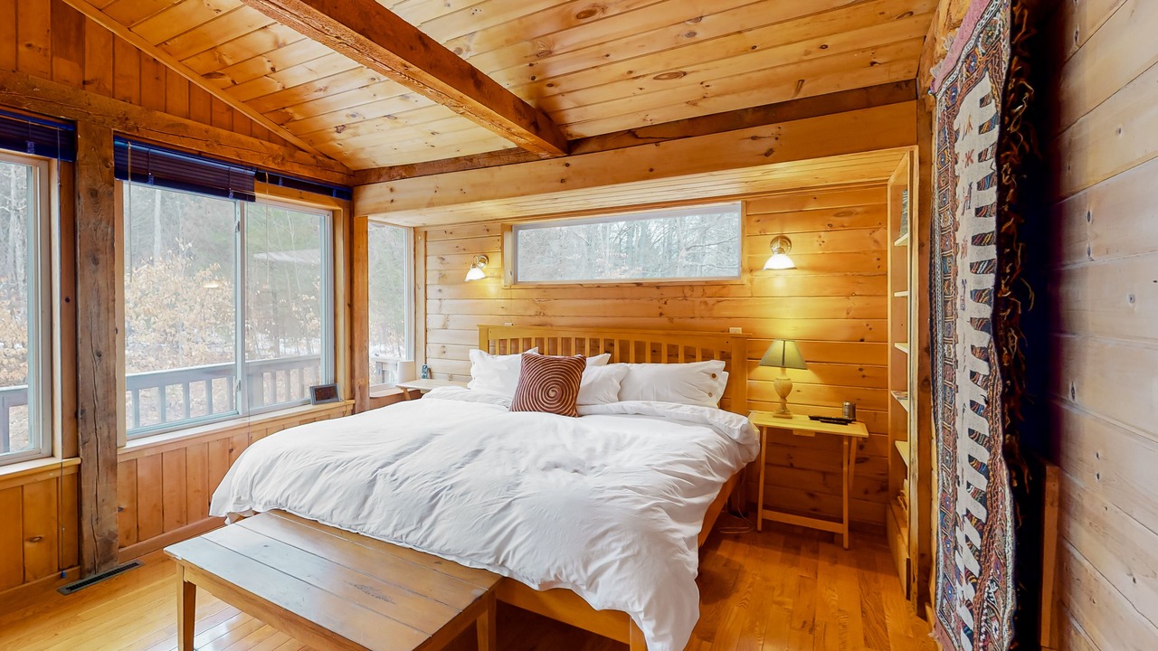 Photo of Bedroom in Williamsville