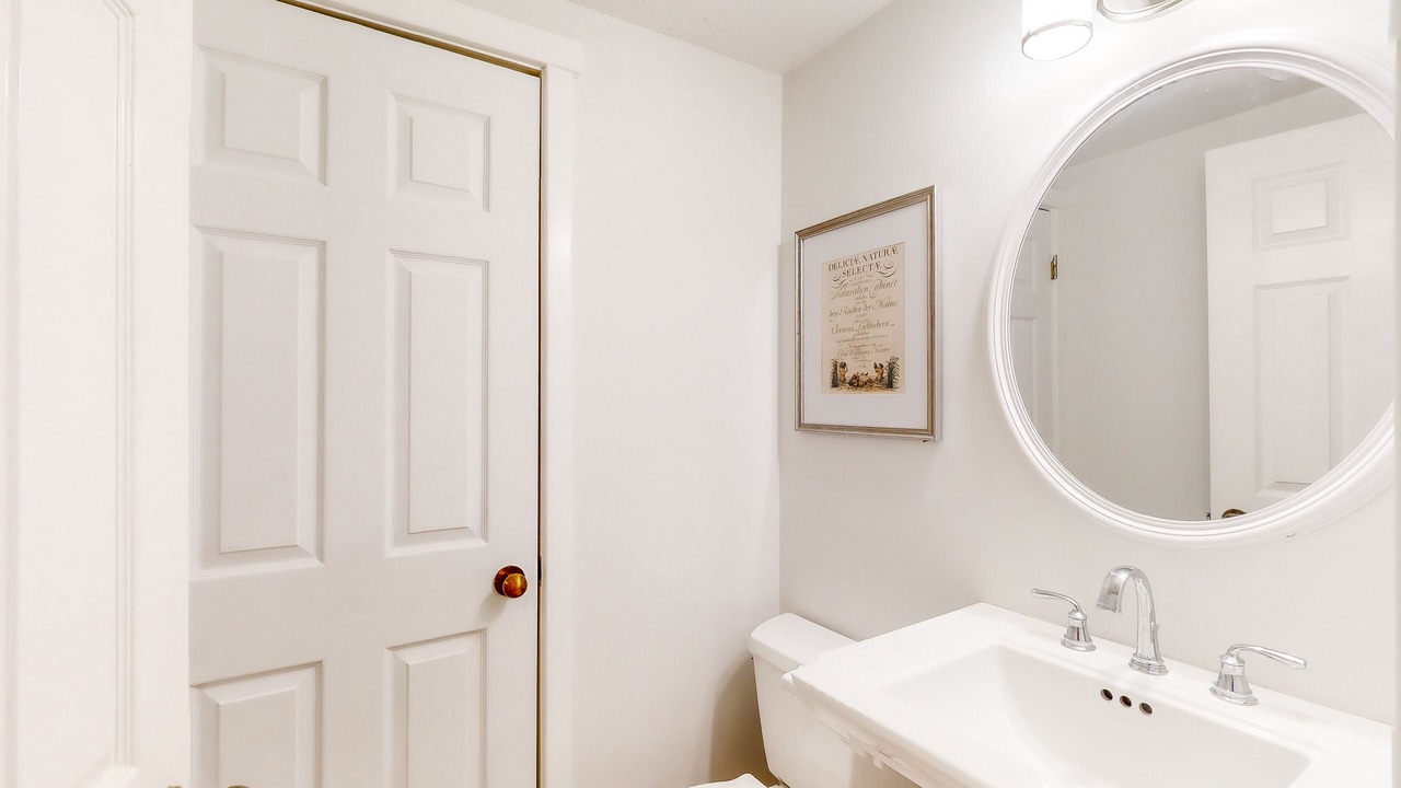 Photo of Bathroom in Brownsville