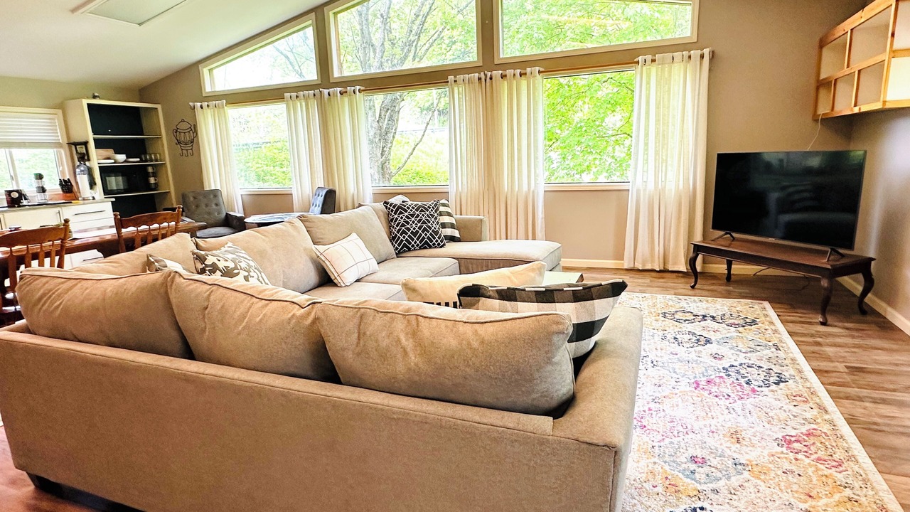 Photo of Livingroom in Fly Creek
