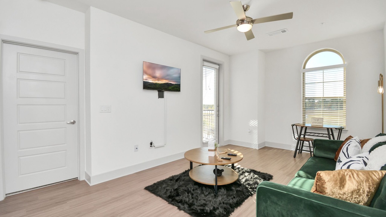 Photo of Livingroom in Spring