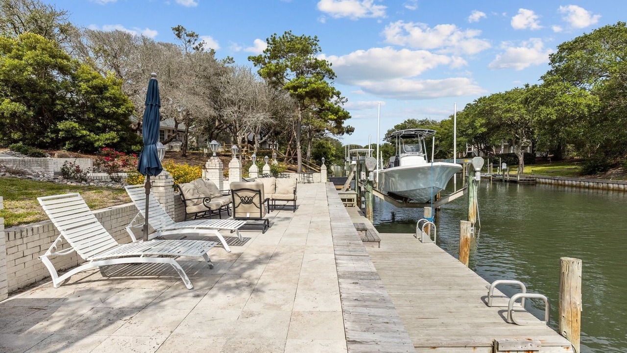 Photo of Others in Pine Knoll Shores