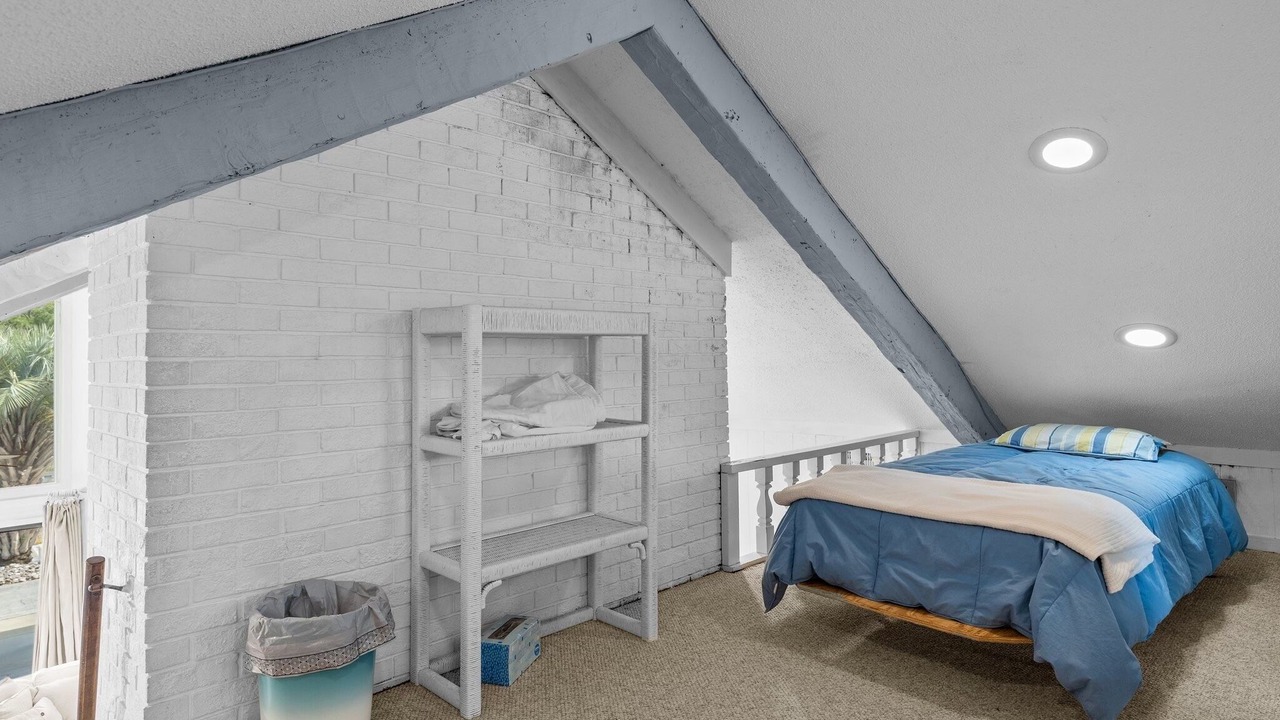Photo of Bedroom in Pine Knoll Shores